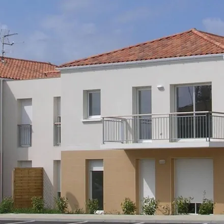 Rent this 2 bed apartment on 5 Rue des Merisiers in 79180 Chauray, France