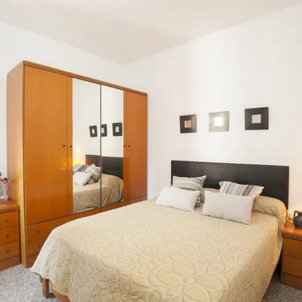 Image 3 - Carrer de Còrsega, 670, 08037 Barcelona, Spain - Apartment for rent