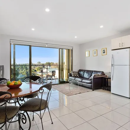 Image 2 - 335 Whitehorse Road, Balwyn VIC 3103, Australia - Apartment for rent