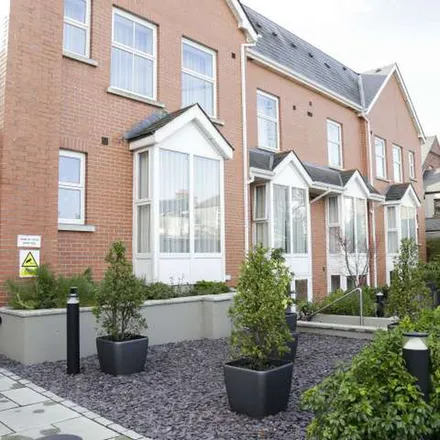 Image 2 - Block A, 1-32 Ailesbury Road, Merrion, Dublin, D04 A373, Ireland - Apartment for rent