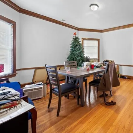 Image 4 - 5321 West Potomac Avenue, Chicago, IL 60651, USA - House for sale