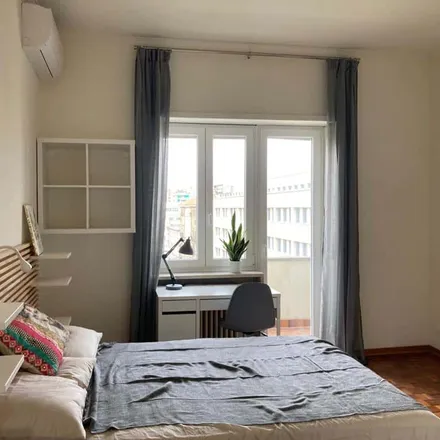 Rent this 3 bed room on Via Tiziano Vecellio in 46, 10126 Turin Torino