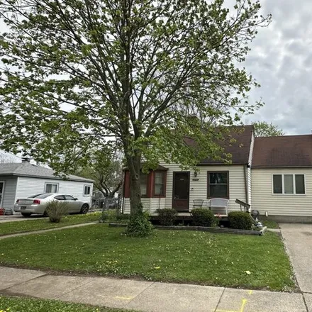 Buy this 3 bed house on 22902 Colgate Street in Farmington Hills, MI 48336