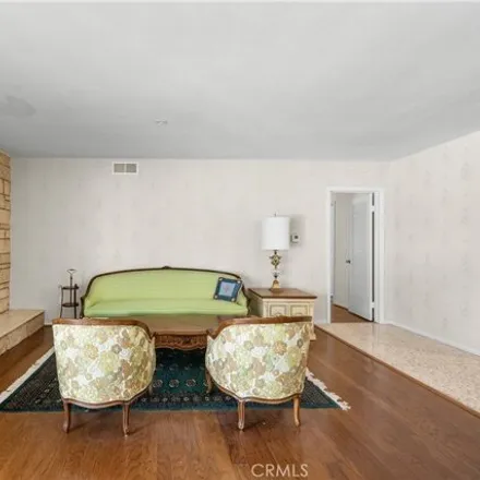 Image 6 - 17424 Superior Street, Los Angeles, CA 91325, USA - House for sale