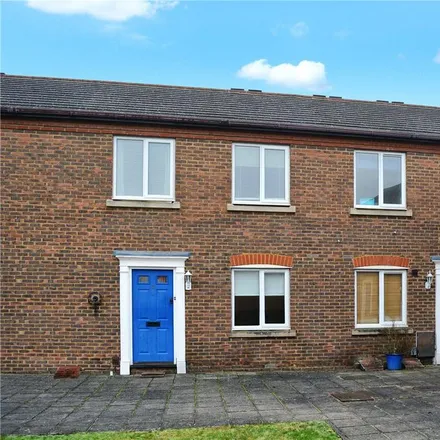 Rent this 2 bed apartment on unnamed road in Fairford Leys, HP19 8GX