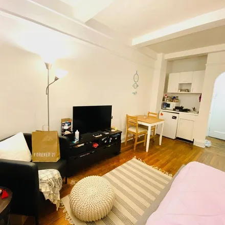 Rent this 1 bed apartment on New York University in West Houston Street, New York