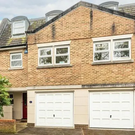 Buy this 4 bed townhouse on Century Row in Middle Way, Summertown