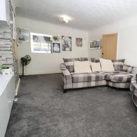 Image 3 - Dinas Lane, Knowsley, L36 2NW, United Kingdom - Duplex for sale
