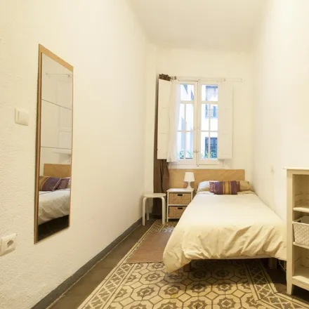 Rent this 5 bed room on Madrid in Calle de la Concepción Jerónima, 8