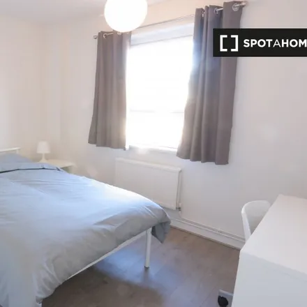 Rent this 4 bed room on Clubhouse Apartments in 34 Stainsby Road, Bow Common