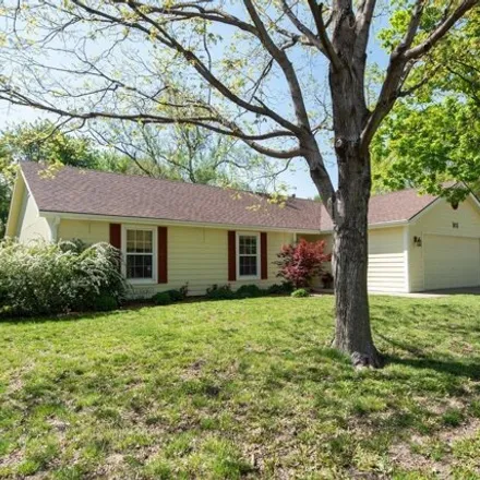 Buy this 3 bed house on 743 North 6th Street in Lawrence, KS 66044