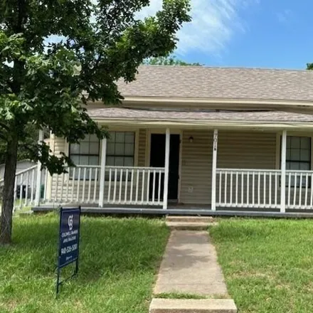 Buy this 4 bed house on 729 North Ruddell Street in Denton, TX 76209