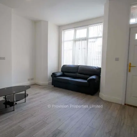Image 5 - Back Brudenell Grove, Leeds, LS6 1HS, United Kingdom - Townhouse for rent