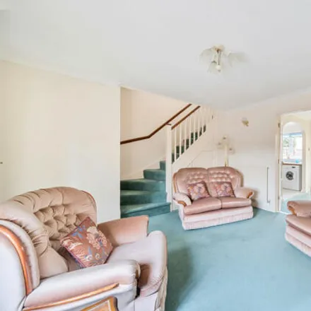 Image 2 - 34 Amber Mead, Taunton, TA1 2RY, United Kingdom - House for sale