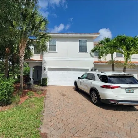 Rent this 3 bed townhouse on 15017 Summit Place Circle in Collier County, FL 34119