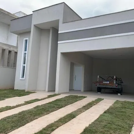 Buy this 4 bed house on Rua 3 in Nova Alegria, Resende - RJ