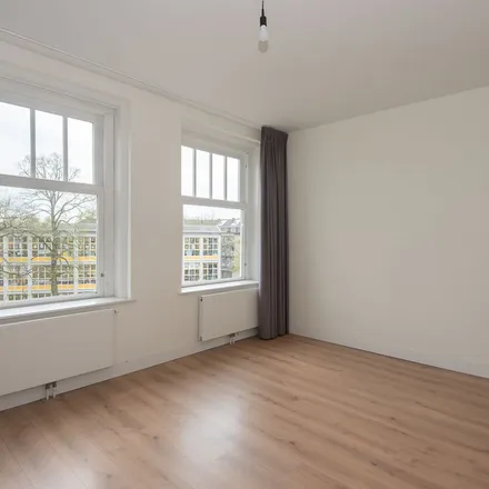 Rent this 4 bed apartment on Lekstraat 120-4V in 1079 EW Amsterdam, Netherlands