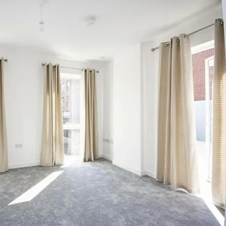 Image 5 - Reverence House, Lismore Boulevard, London, NW9 4DD, United Kingdom - House for rent