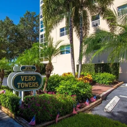 Image 1 - 239 Date Palm Road, Vero Beach, FL 32963, USA - House for sale
