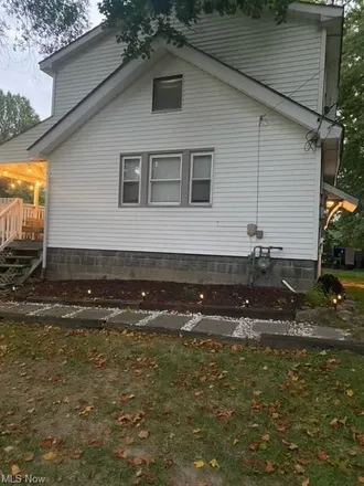 Buy this 3 bed house on 539 Braceville Robinson Road Northwest in Newton Falls, Trumbull County