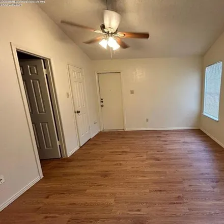 Image 5 - Green Top Drive, San Antonio, TX 78233, USA - Apartment for rent