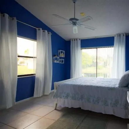 Rent this 3 bed house on Deerfield in South Dixie Highway, Boca Raton
