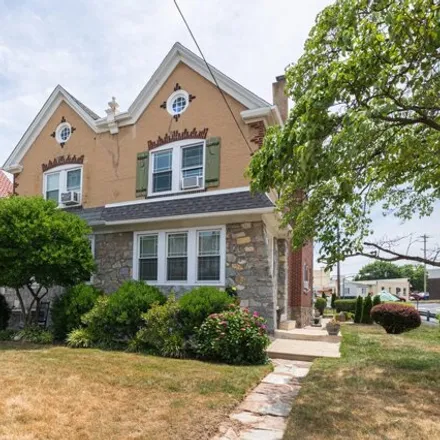 Image 2 - 230 5th Ave, Phoenixville, Pennsylvania, 19460 - House for sale