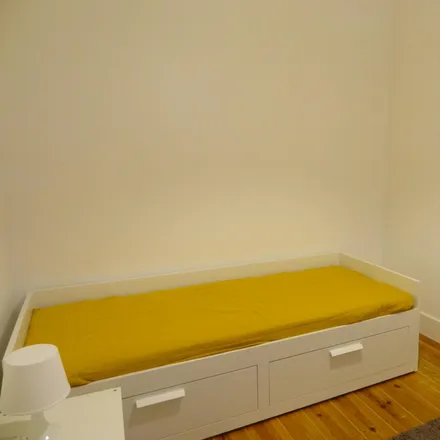 Rent this 5 bed room on Rua Sebastião Saraiva Lima 66 in 1170-347 Lisbon, Portugal
