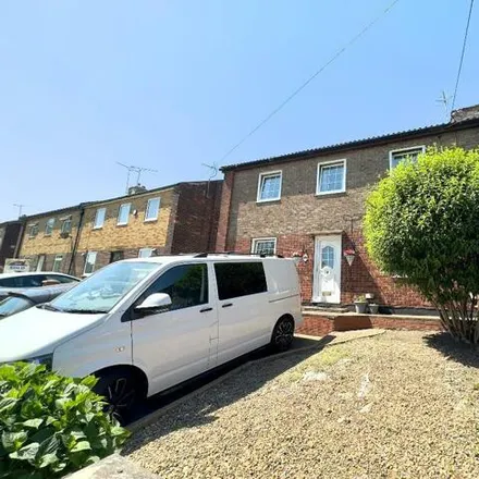 Buy this 3 bed duplex on Middle Avenue in Rawmarsh, S62 7BH