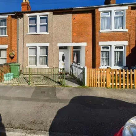 Buy this 3 bed townhouse on Hanman Road in Gloucester, GL1 4TJ