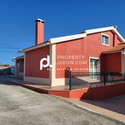 Buy this 3 bed townhouse on Rua Luiz de Camões in 2540-123 Bombarral, Portugal