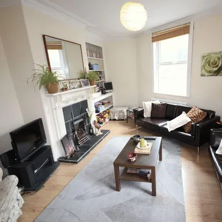 Rent this 3 bed house on Vicarage Place in Leeds, LS5 3HL