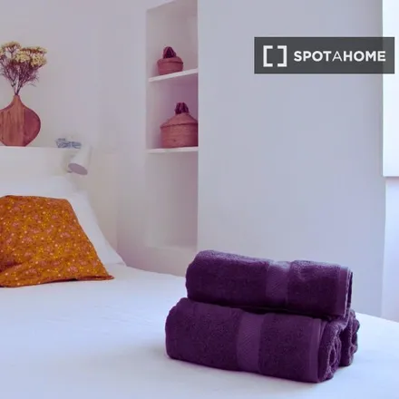 Rent this 2 bed apartment on Palácio dos Grilos/Colégio de Santa Rita in Rua da Ilha, 3000-214 Coimbra