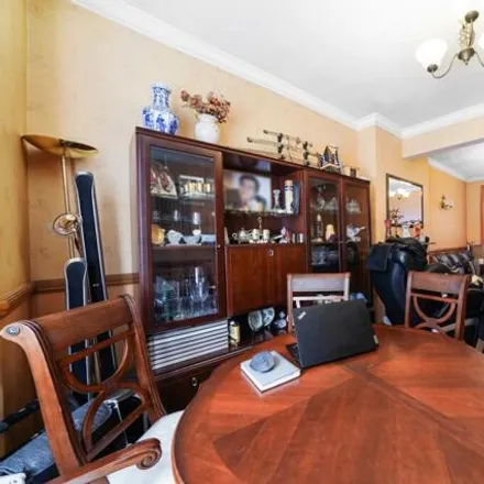 Image 5 - 261 Monega Road, London, E12 6TS, United Kingdom - Townhouse for sale