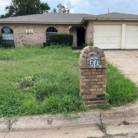 Buy this 4 bed house on 2705 Amber Dr S in Fort Worth, Texas