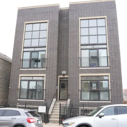Buy this 3 bed condo on 931-933 West 18th Place in Chicago, IL 60608