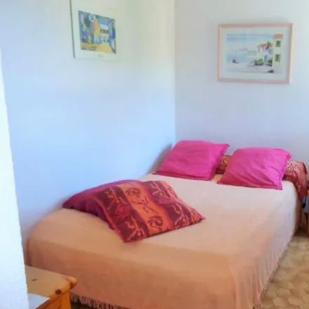 Rent this 1 bed apartment on 34200 Sète