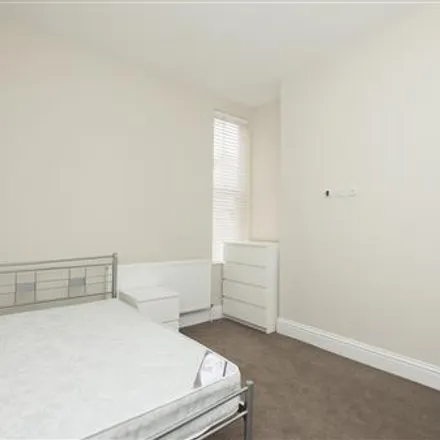 Image 4 - 118 Portland Road, Nottingham, NG7 4GP, United Kingdom - Apartment for rent