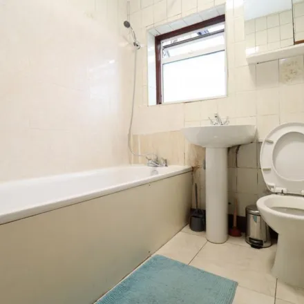 Image 6 - Hartwell House, Troughton Road, London, SE7 7QQ, United Kingdom - Apartment for rent
