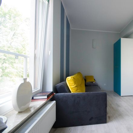 Rent this 3 bed room on Broniewskiego 6 in 87-100 Toruń, Polska