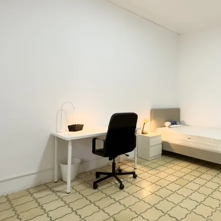 Rent this 6 bed room on Carrer de Muntaner in 363, 08001 Barcelona