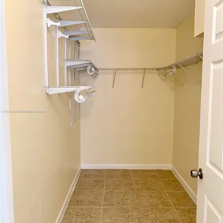 Image 1 - 91 Woodland Drive, Hollywood Seminole Reservation, Broward County, FL 33021, USA - Apartment for rent