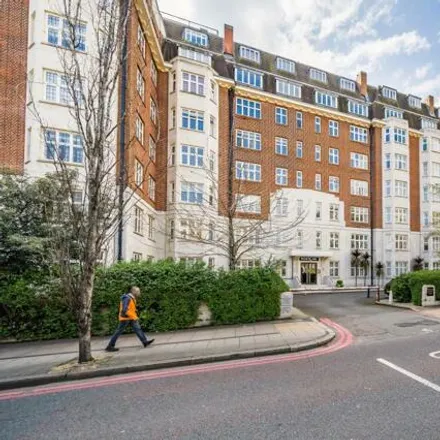 Buy this 3 bed apartment on Wellington Court in 55-67 Wellington Road, London
