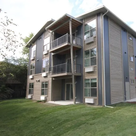 Rent this 2 bed apartment on 718 E Edgewood Place