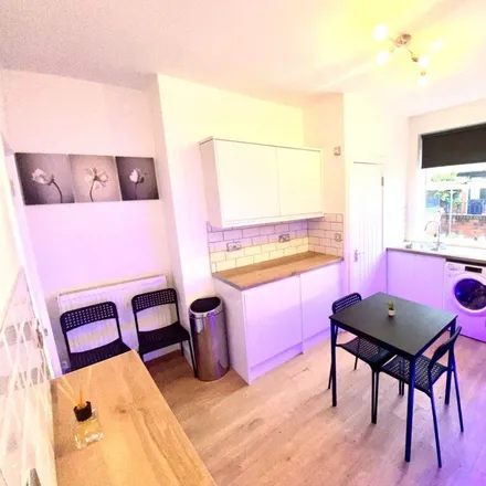 Rent this 2 bed townhouse on Carberry Terrace in Leeds, LS6 1QH