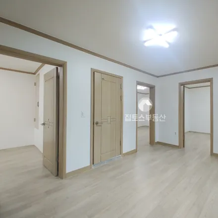 Rent this 3 bed apartment on 서울특별시 광진구 자양동 53-20