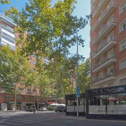 Image 5 - Madrid, Monumento al niño, Avenida de Alberto Alcocer, 28020 Madrid - Apartment for rent