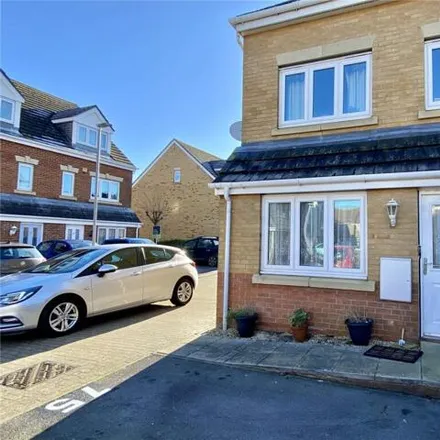 Buy this 1 bed apartment on 9 Amherst Place in Ryde, PO33 1FF