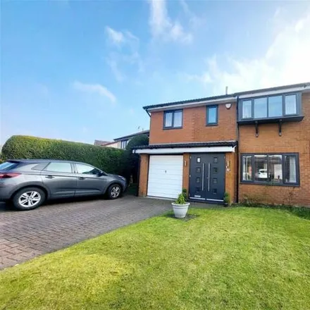 Buy this 5 bed house on Aspenwood Drive in Chadderton, OL9 9UH