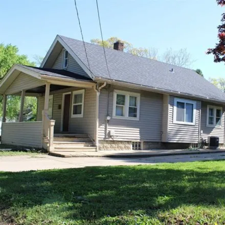 Buy this 2 bed house on 463 Summit Street in Rockford, IL 61107